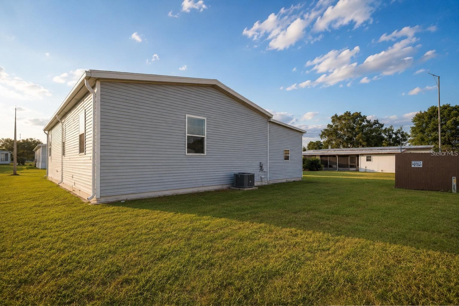 Manufactured Home at 10029 HAMP DR, DADE CITY, photo 40 of 43