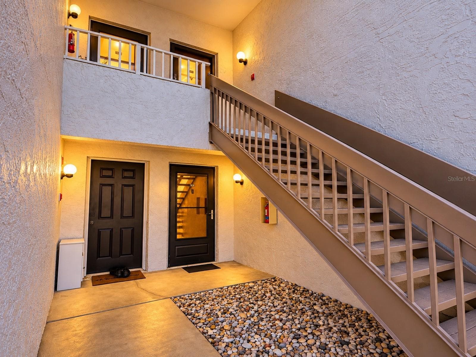 Condominium at 2132 LAKEWOOD CLUB DR S #8B, ST PETERSBURG, photo 10 of 47