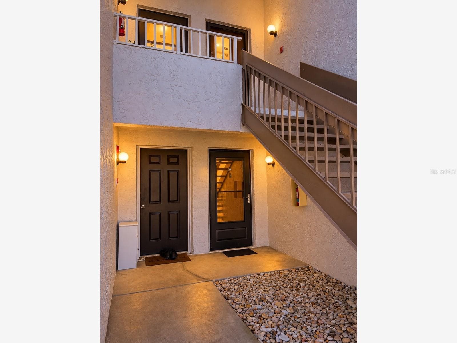 Condominium at 2132 LAKEWOOD CLUB DR S #8B, ST PETERSBURG, photo 11 of 47