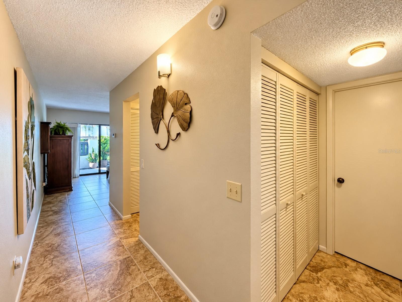 Condominium at 2132 LAKEWOOD CLUB DR S #8B, ST PETERSBURG, photo 13 of 47