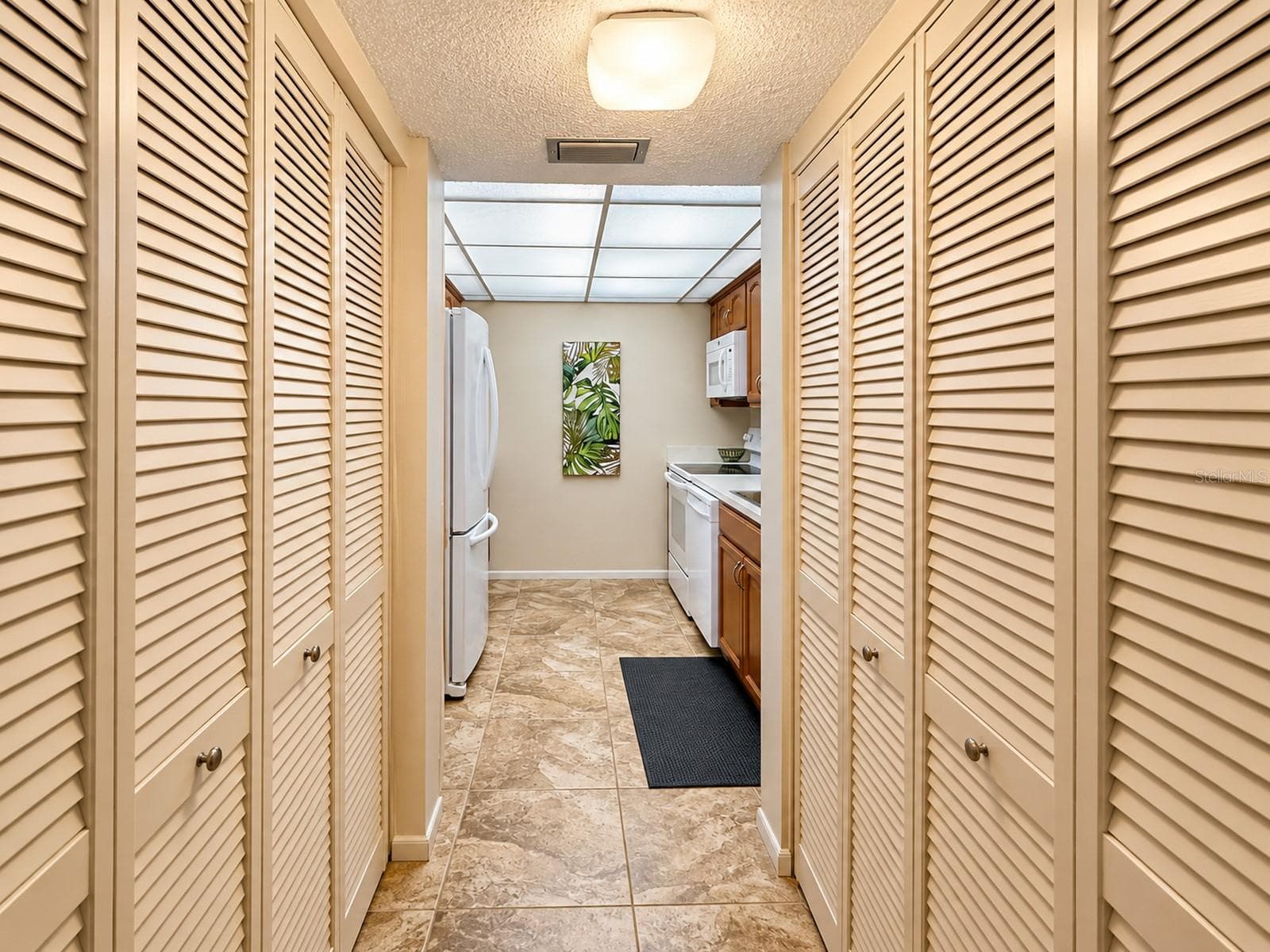 Condominium at 2132 LAKEWOOD CLUB DR S #8B, ST PETERSBURG, photo 14 of 47