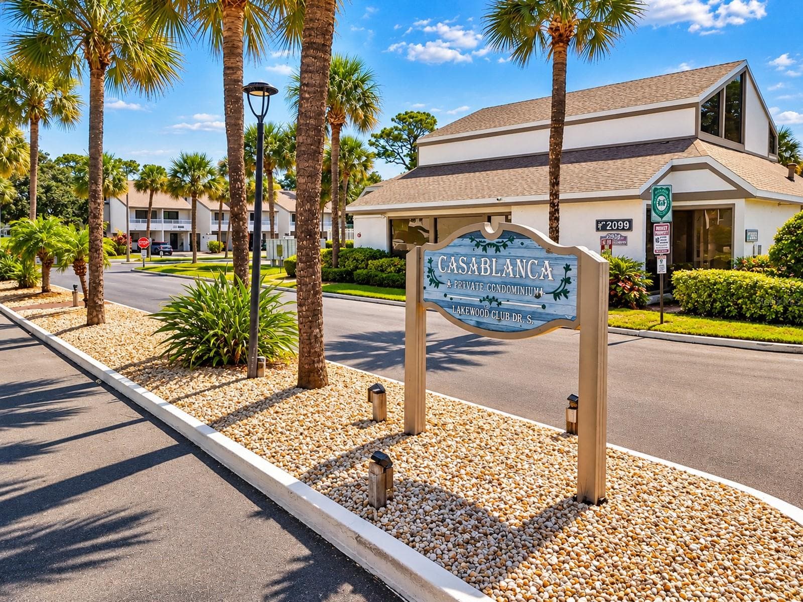 Condominium at 2132 LAKEWOOD CLUB DR S #8B, ST PETERSBURG, photo 27 of 47