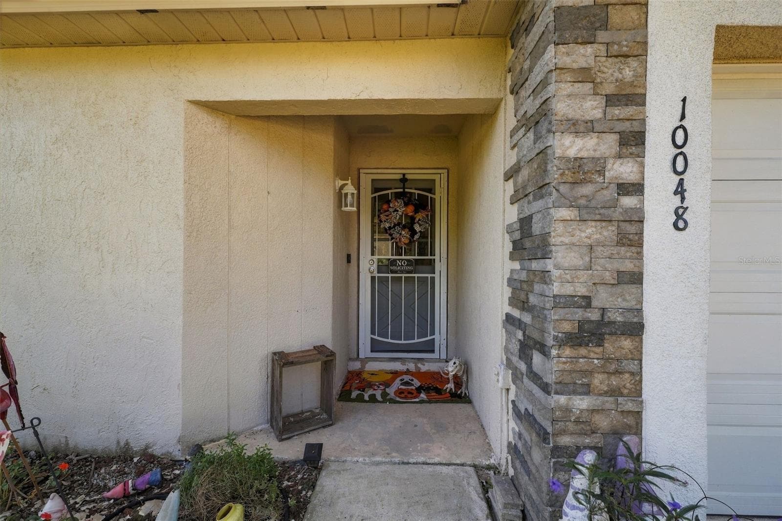 Front Exterior - 10048 AMIDON ST, SPRING HILL