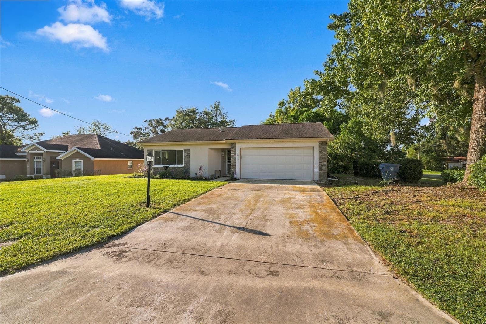 Front Exterior - 10048 AMIDON ST, SPRING HILL