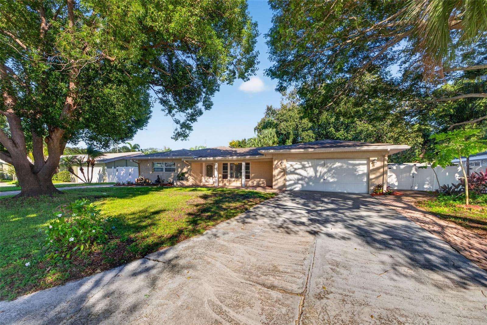 1115 WOODSIDE AVE