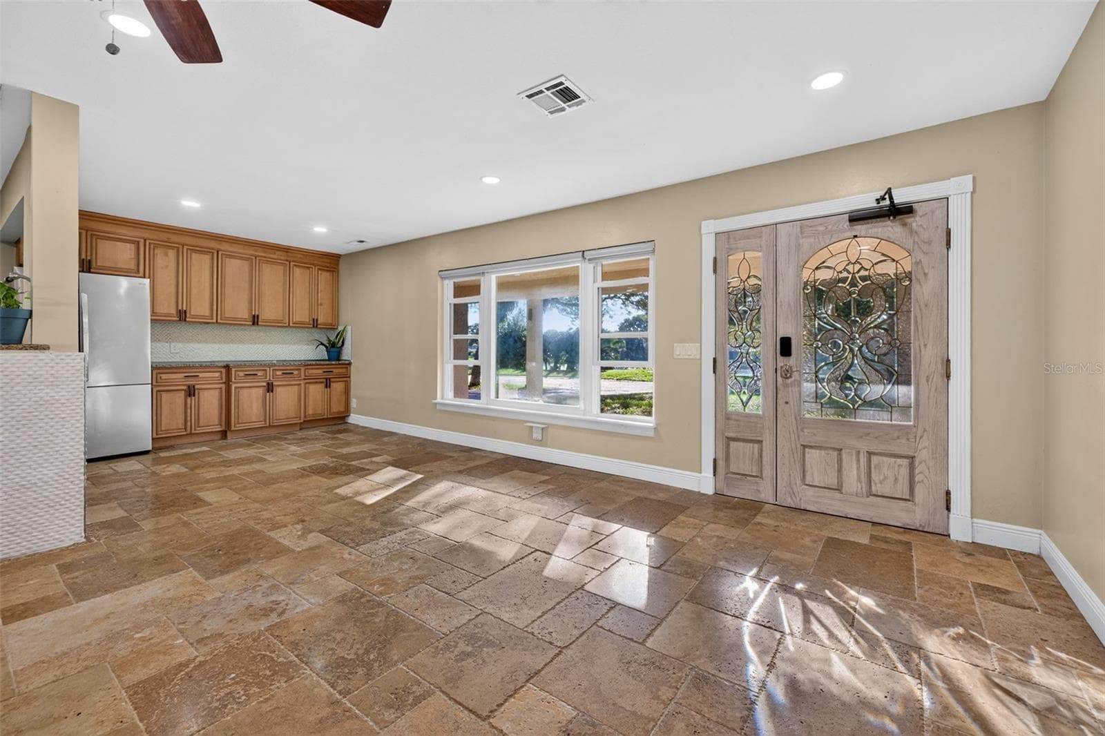 Single Family Residence at 1115 WOODSIDE AVE, CLEARWATER, photo 4 of 26