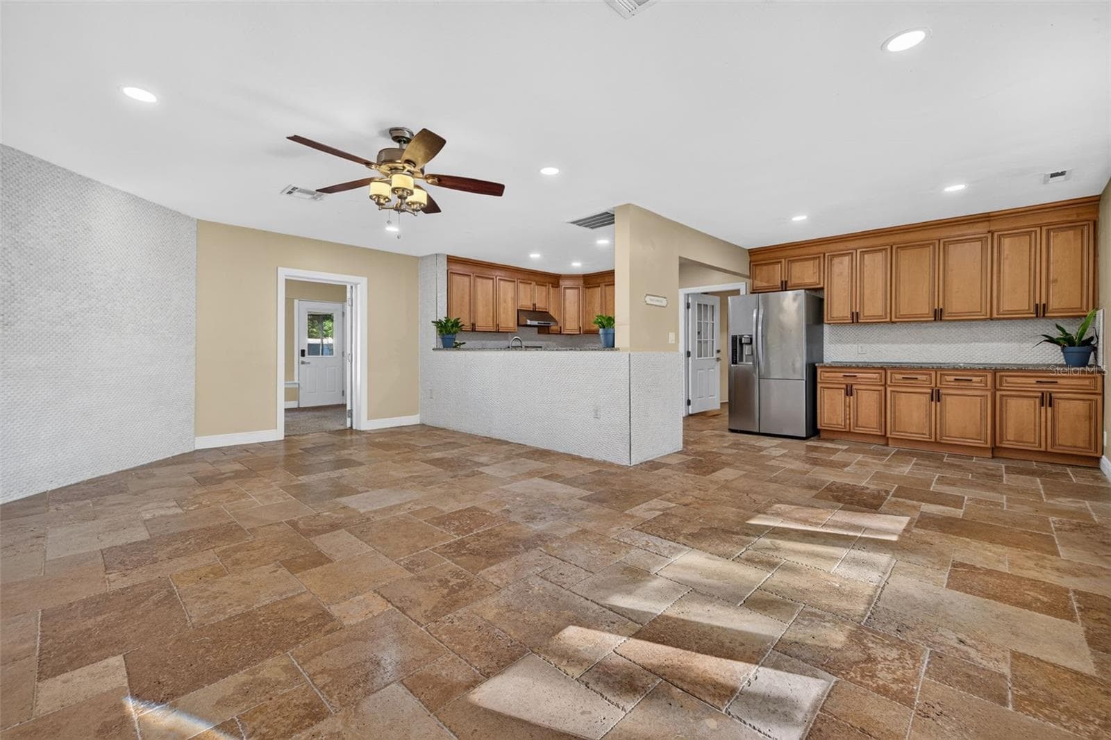 Single Family Residence at 1115 WOODSIDE AVE, CLEARWATER, photo 7 of 26