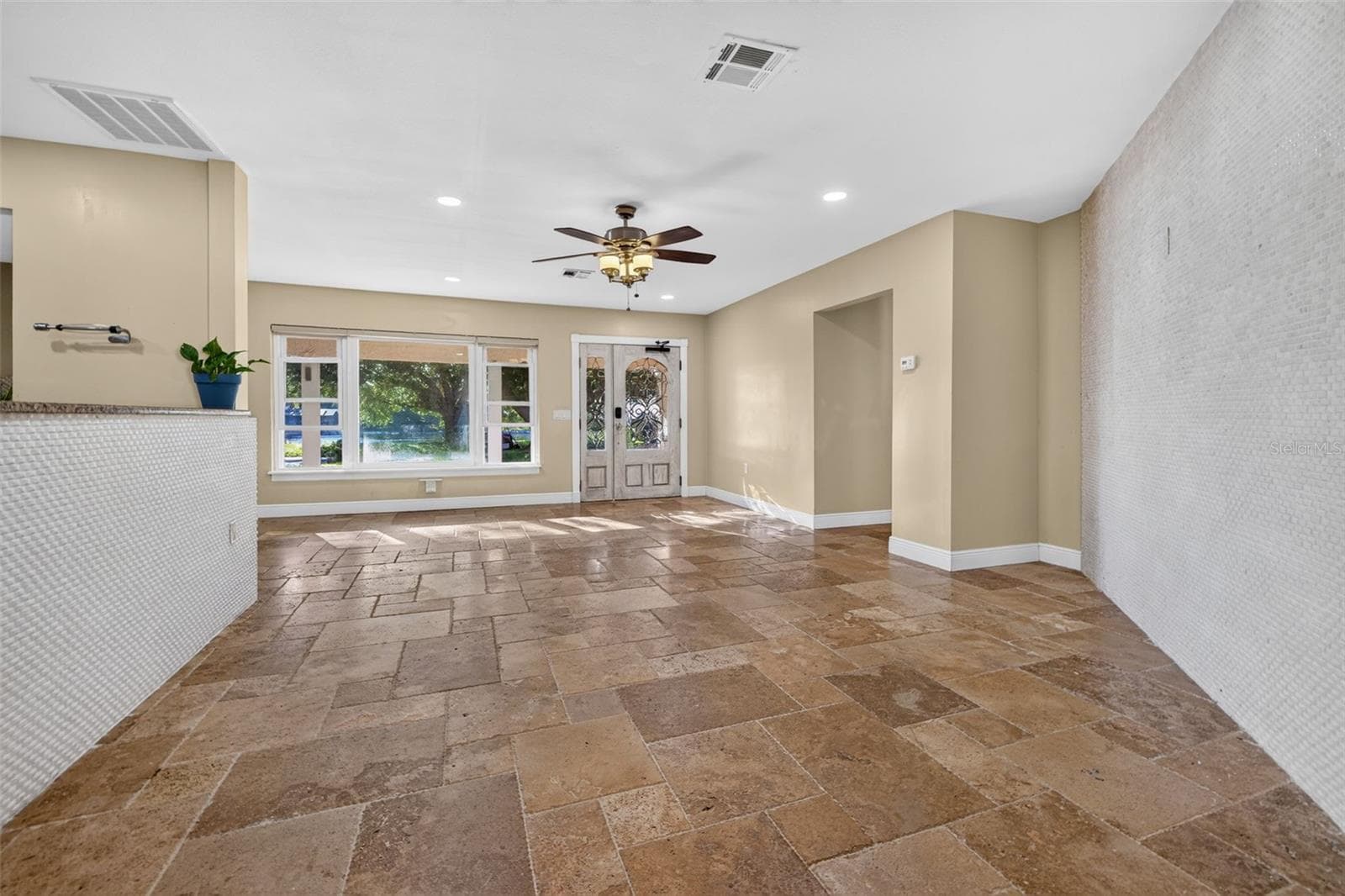 Single Family Residence at 1115 WOODSIDE AVE, CLEARWATER, photo 8 of 26
