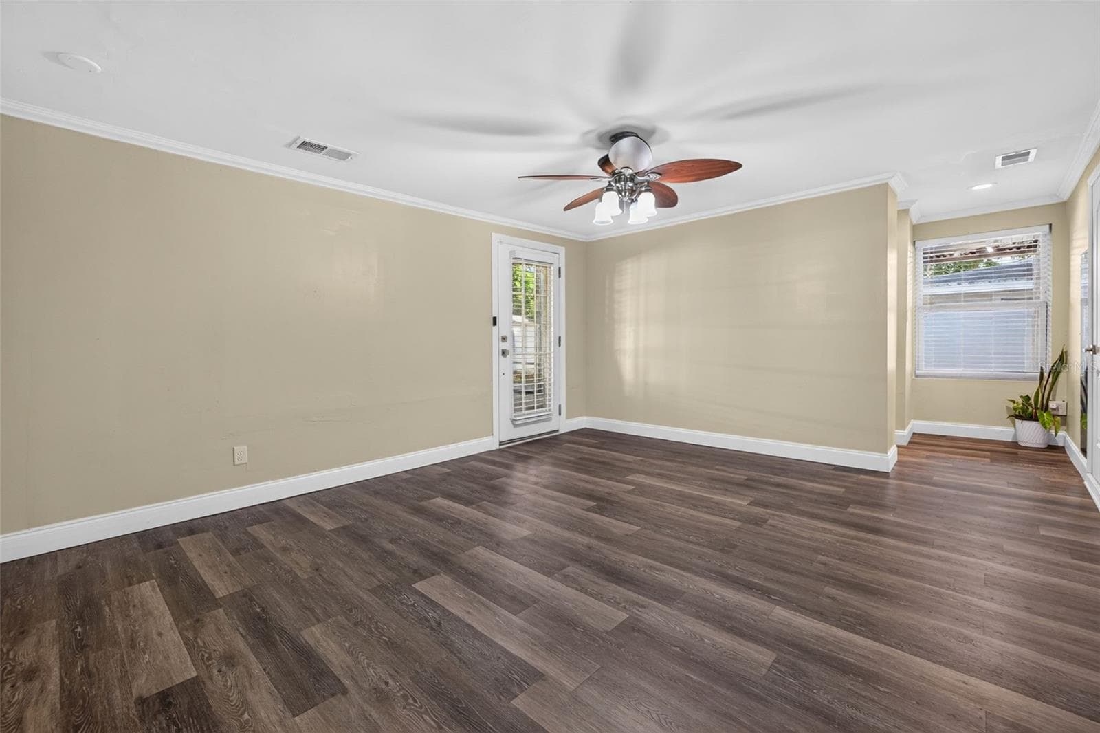 Single Family Residence at 1115 WOODSIDE AVE, CLEARWATER, photo 12 of 26
