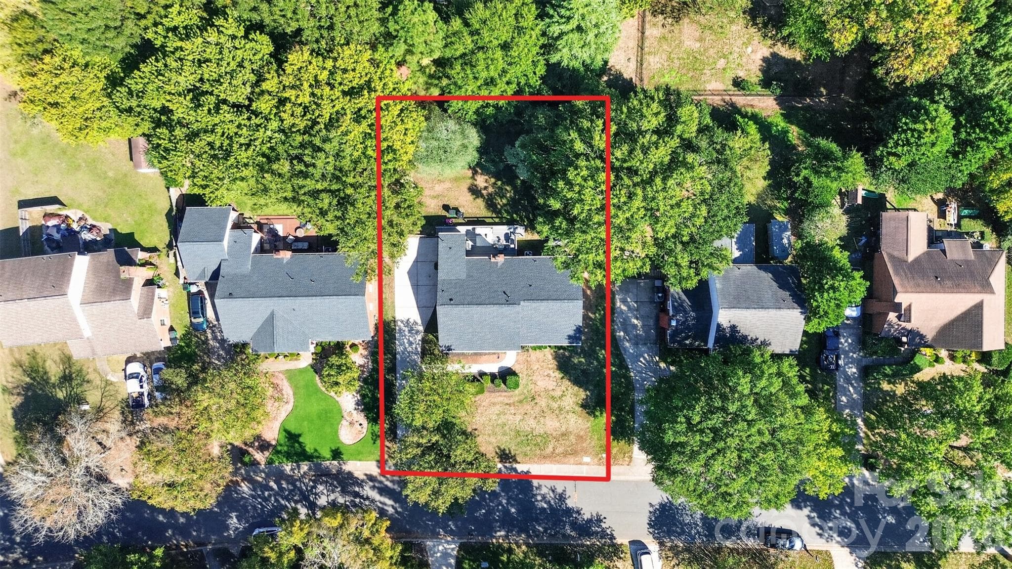 New roof in 2025! *lot lines are approximate - 9915 Ridgemore Drive, Charlotte