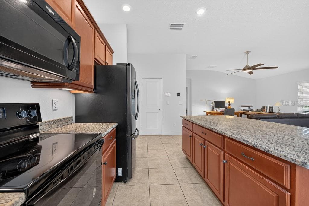 Single Family Residence at 9244 FREEDOM HILL DR, SEFFNER, photo 7 of 54