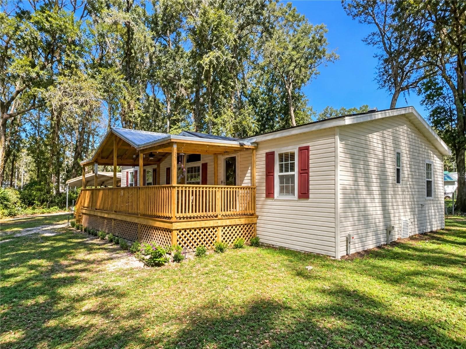 Manufactured Home at 17371 NW 83RD CT, FANNING SPRINGS, photo 3 of 30
