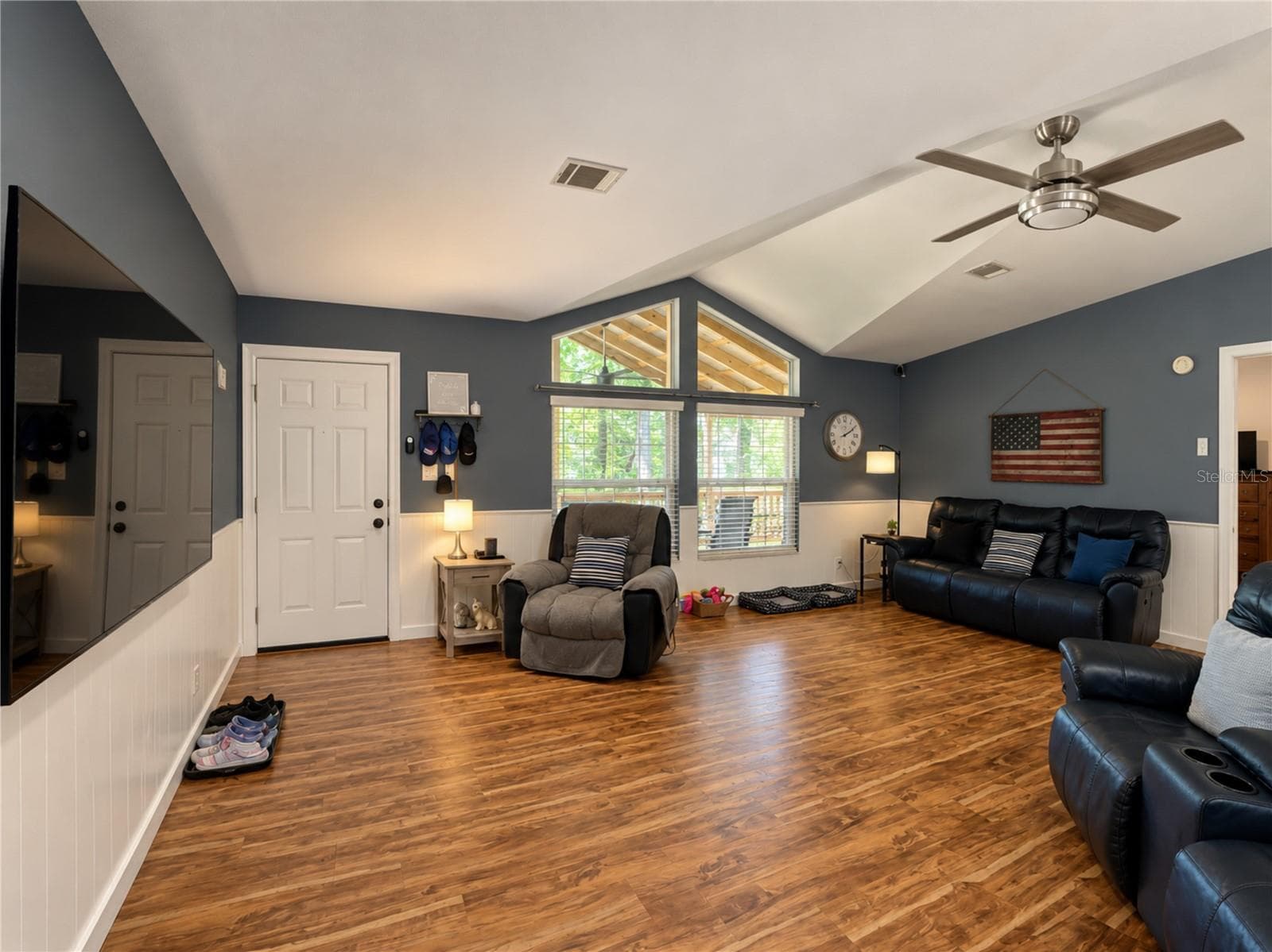 Manufactured Home at 17371 NW 83RD CT, FANNING SPRINGS, photo 7 of 30