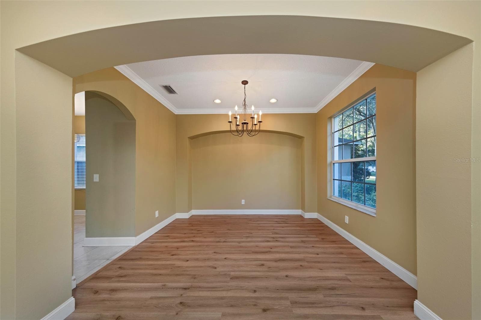 Single Family Residence at 1406 MCCREA DR, LUTZ, photo 9 of 97