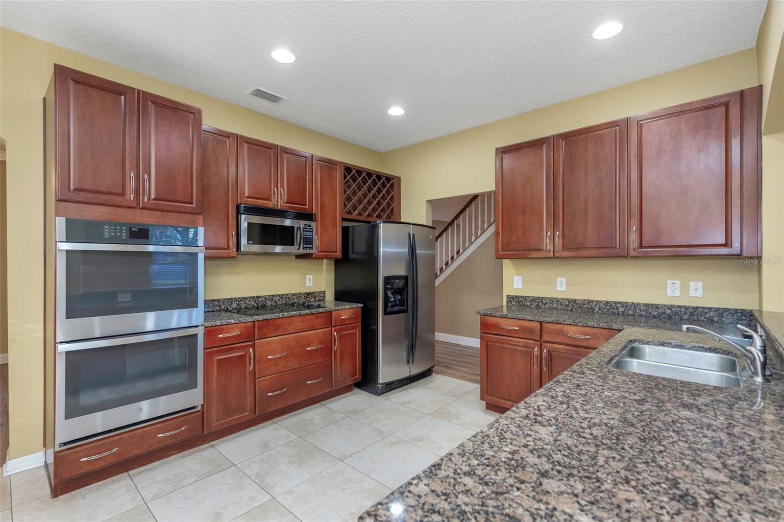 Single Family Residence at 1406 MCCREA DR, LUTZ, photo 16 of 97