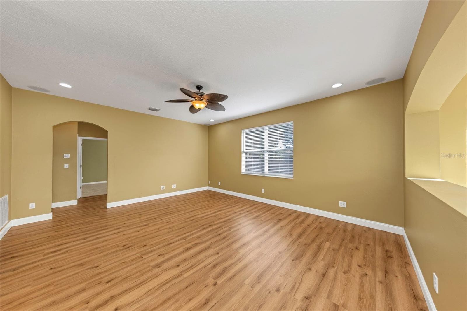 Single Family Residence at 1406 MCCREA DR, LUTZ, photo 27 of 97
