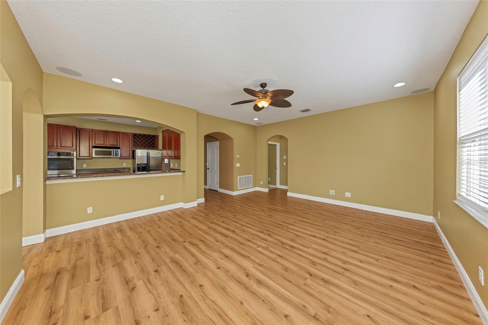 Single Family Residence at 1406 MCCREA DR, LUTZ, photo 28 of 97