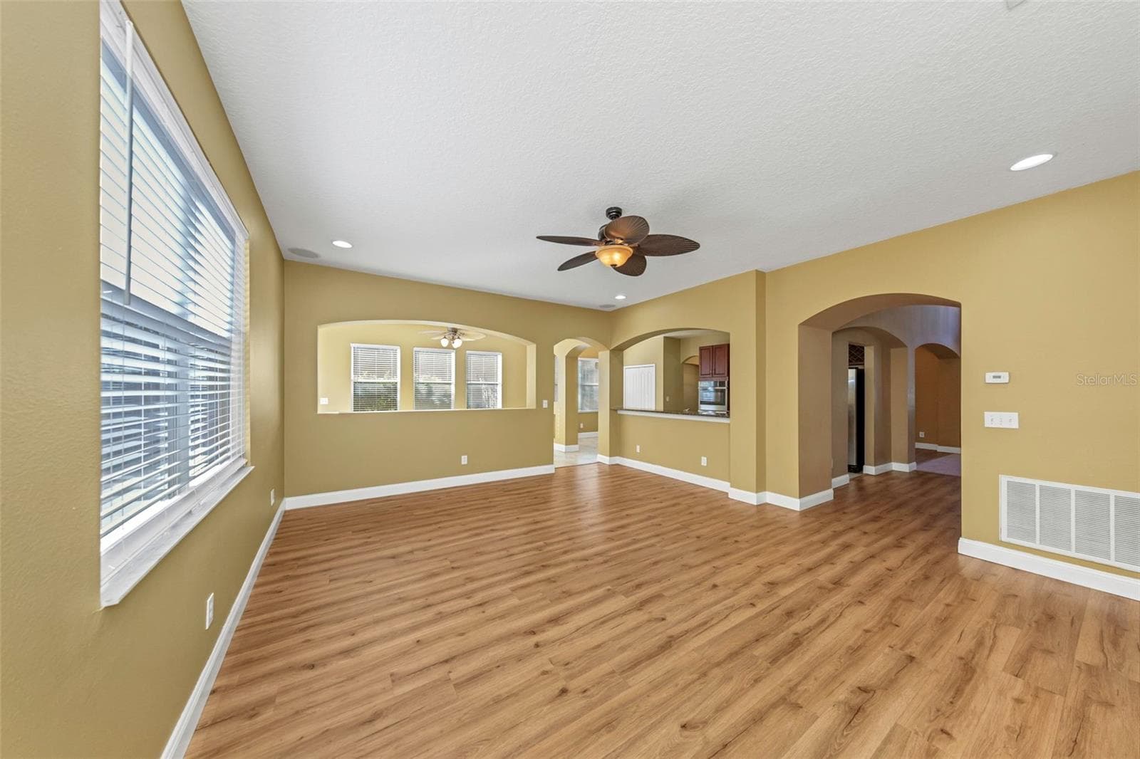 Single Family Residence at 1406 MCCREA DR, LUTZ, photo 29 of 97