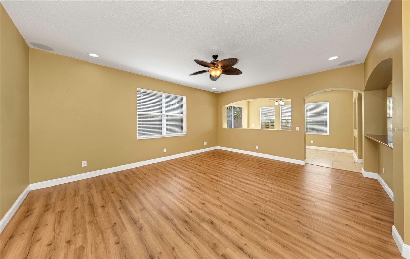 Single Family Residence at 1406 MCCREA DR, LUTZ, photo 30 of 97