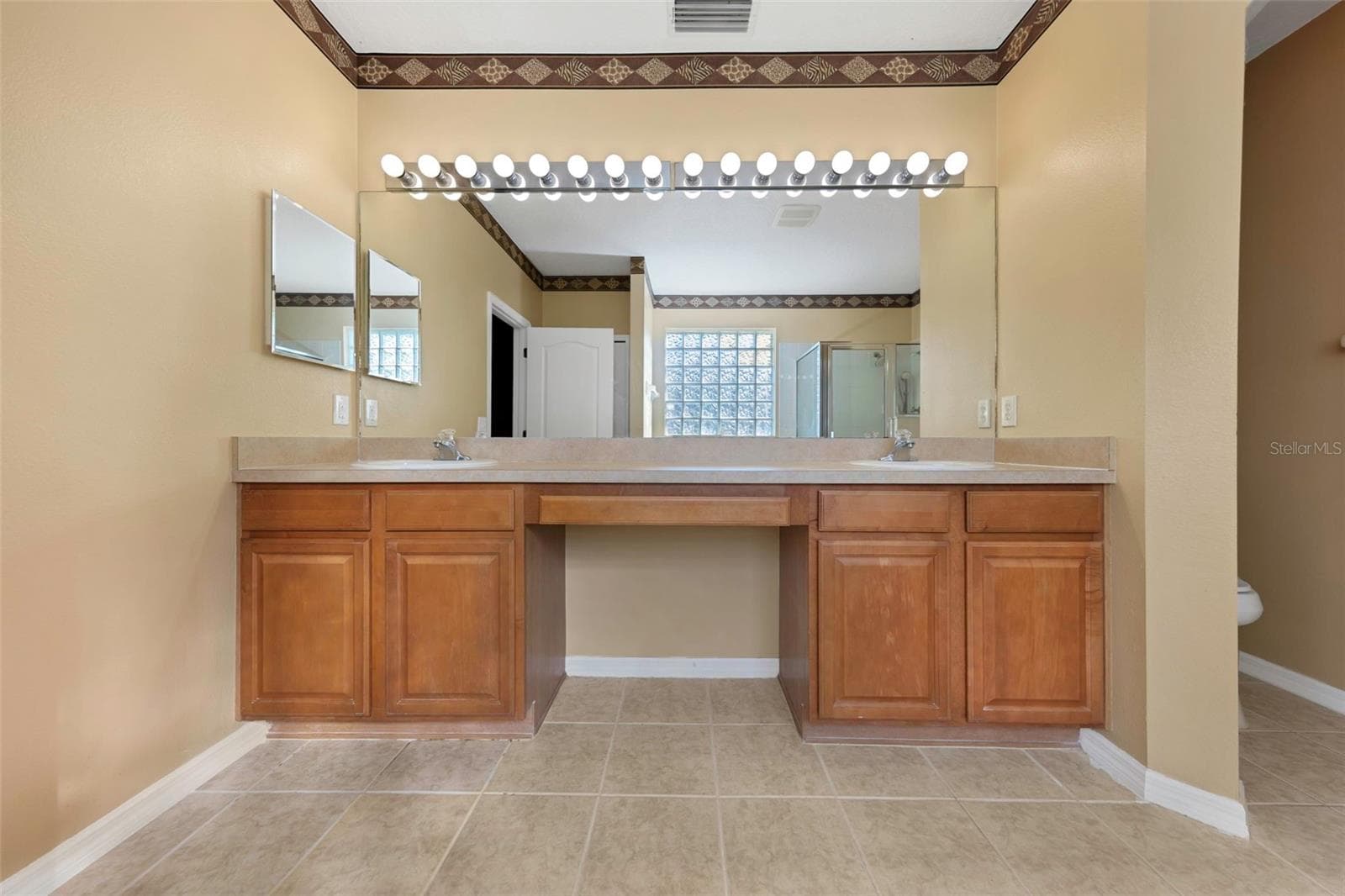 Single Family Residence at 1406 MCCREA DR, LUTZ, photo 71 of 97