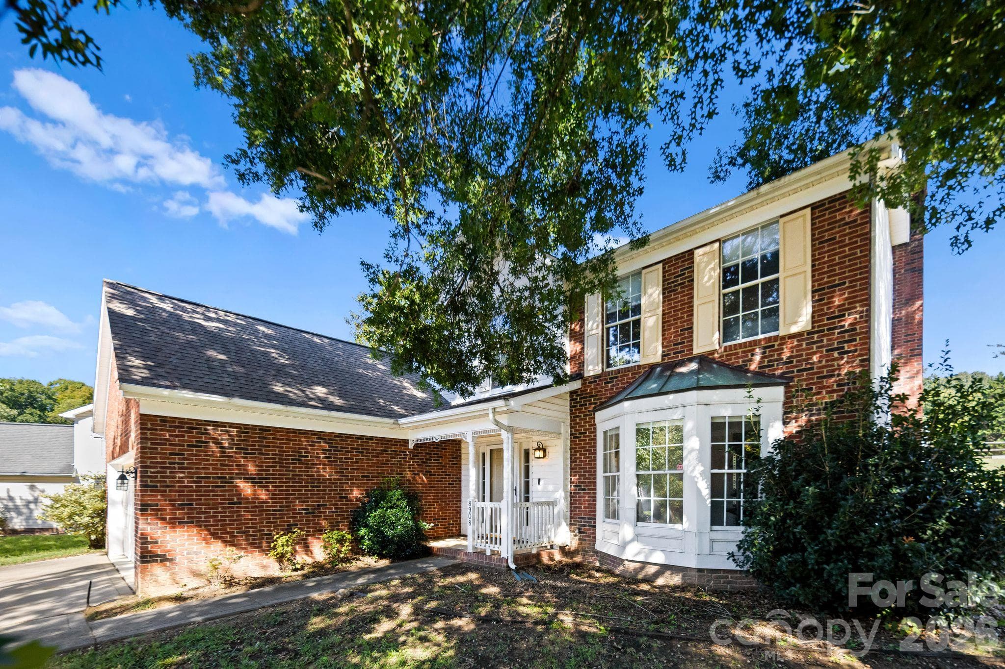 Single Family Residence at 8908 Steinbeck Court, Charlotte, photo 2 of 48