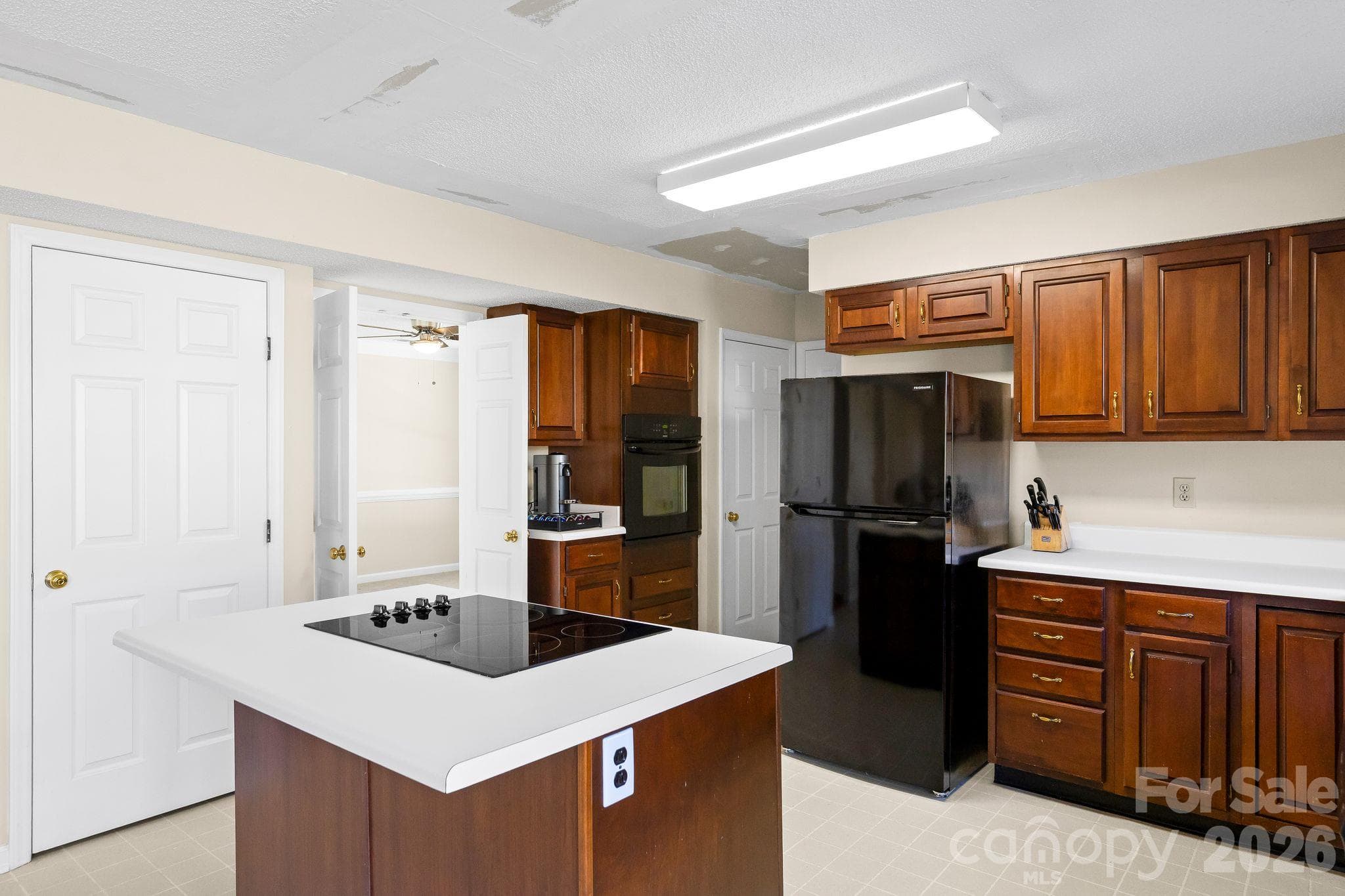 Single Family Residence at 8908 Steinbeck Court, Charlotte, photo 11 of 48