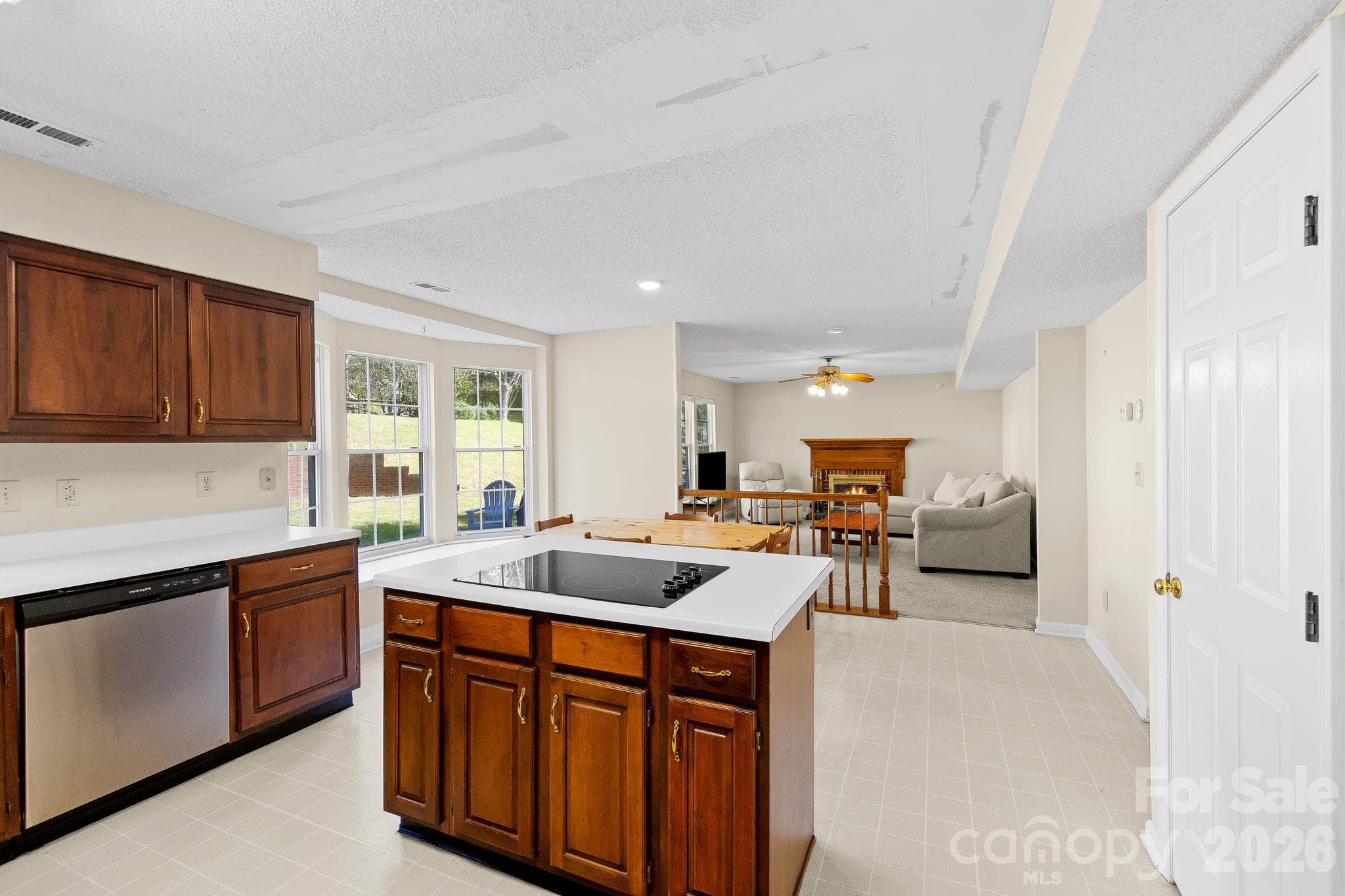 Single Family Residence at 8908 Steinbeck Court, Charlotte, photo 15 of 48