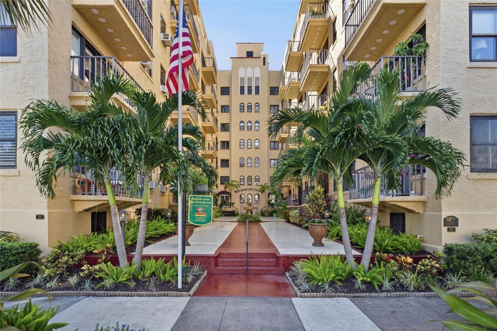130 4TH AVE N #702