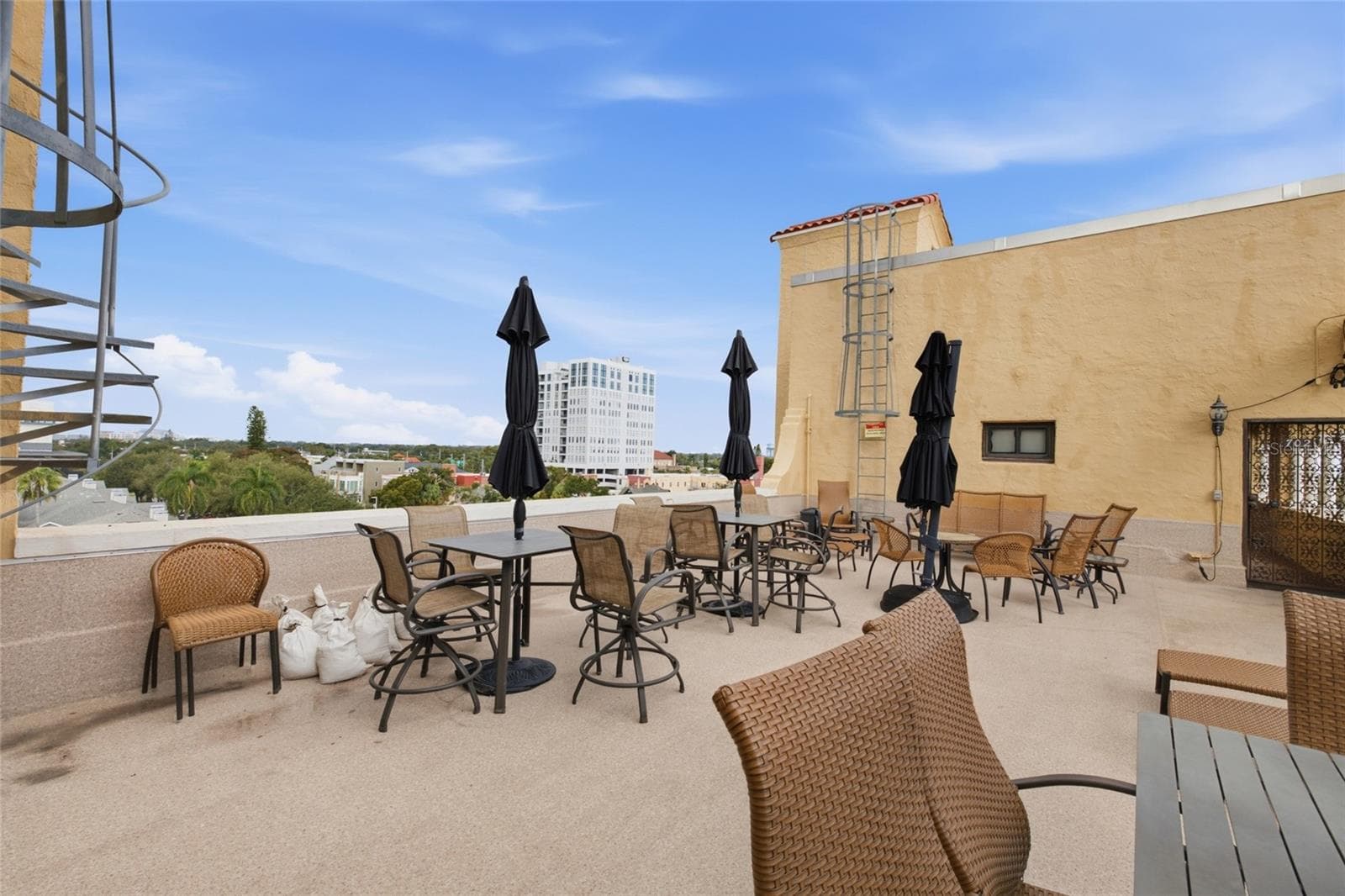 Rooftop Patio - 130 4TH AVE N #702, ST PETERSBURG
