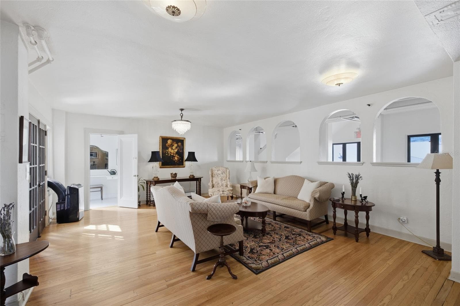 Main Floor Lobby - 130 4TH AVE N #702, ST PETERSBURG