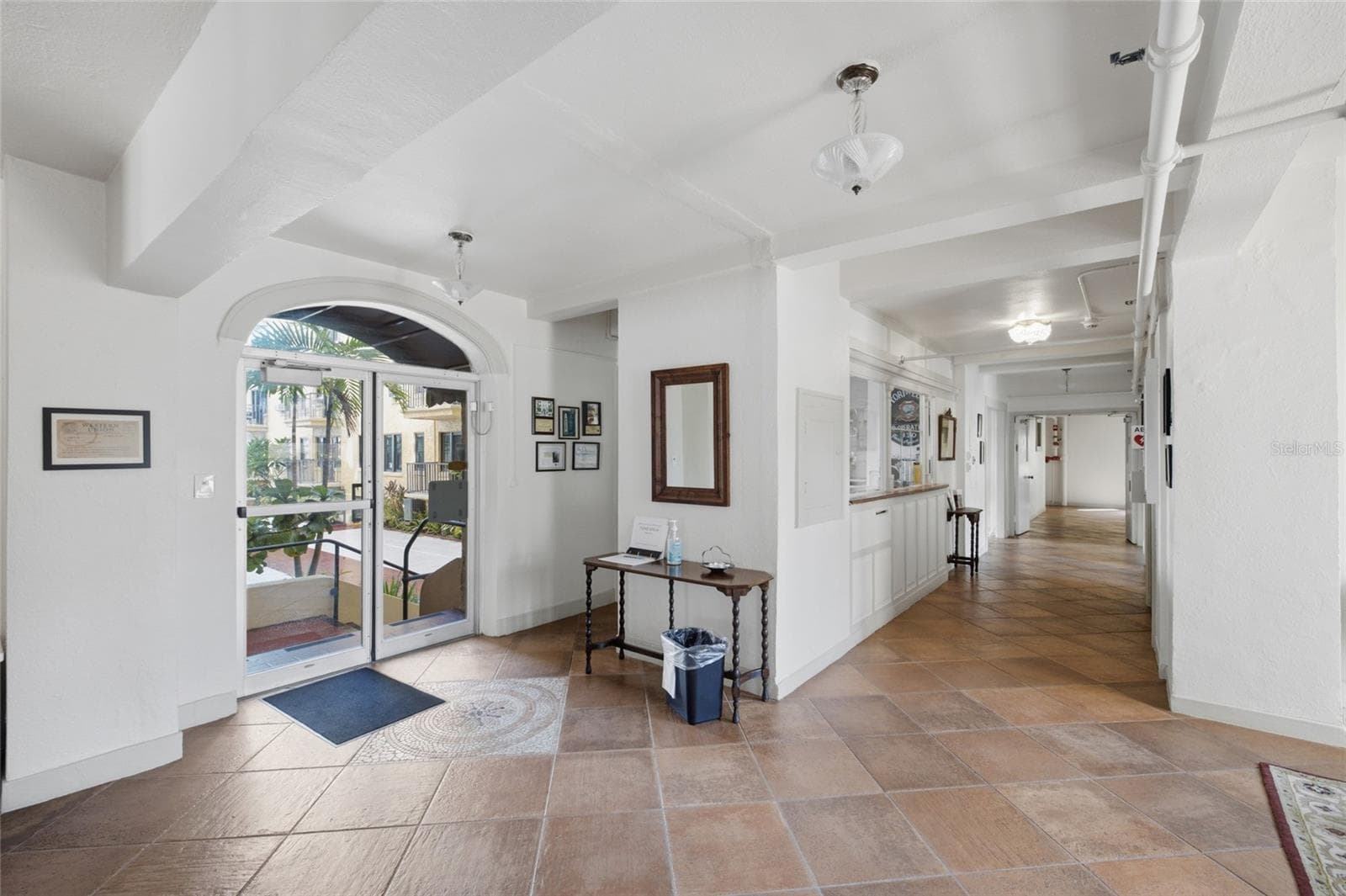 Main Floor Lobby - 130 4TH AVE N #702, ST PETERSBURG