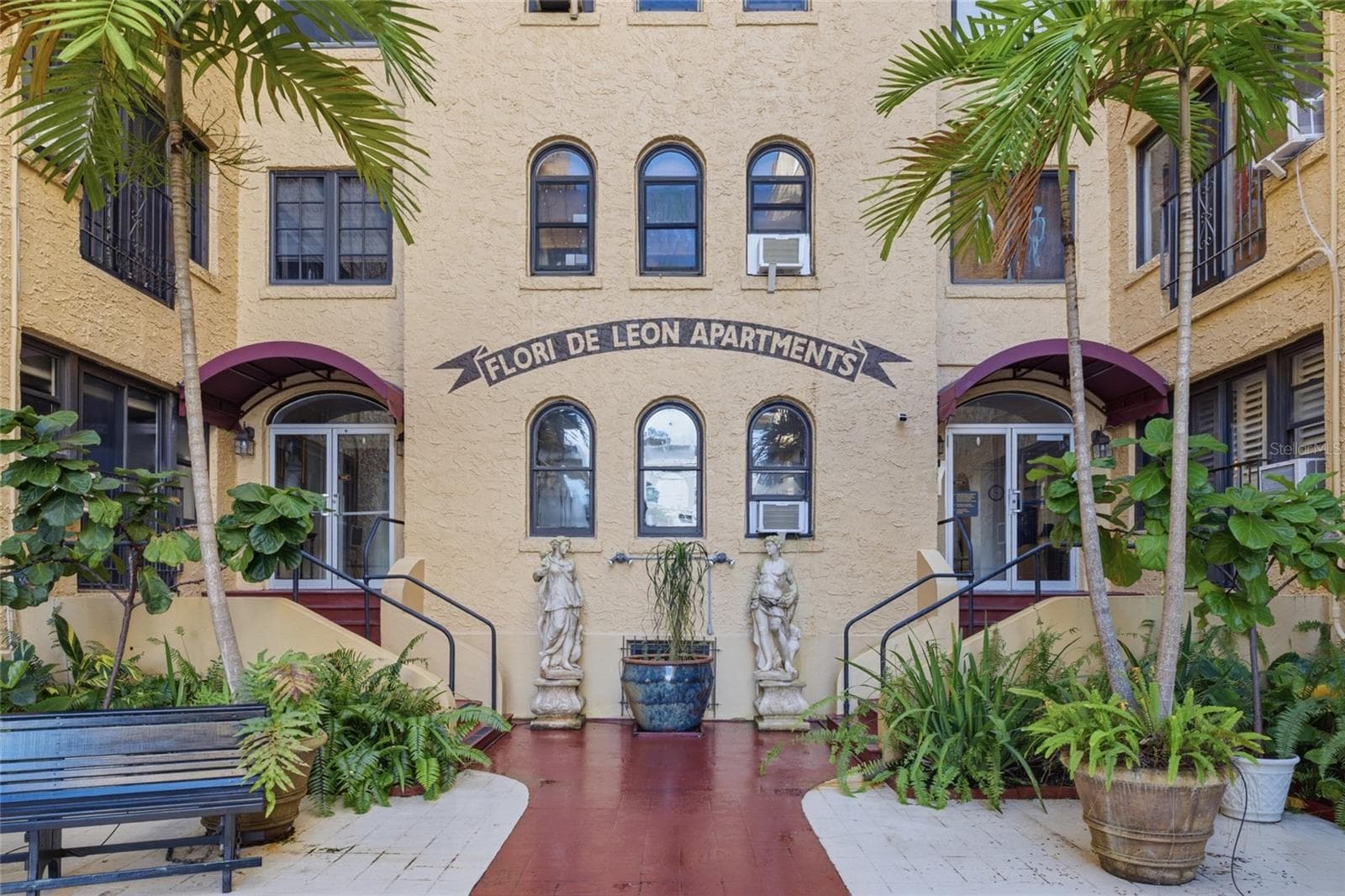 Front Entrance - 130 4TH AVE N #702, ST PETERSBURG
