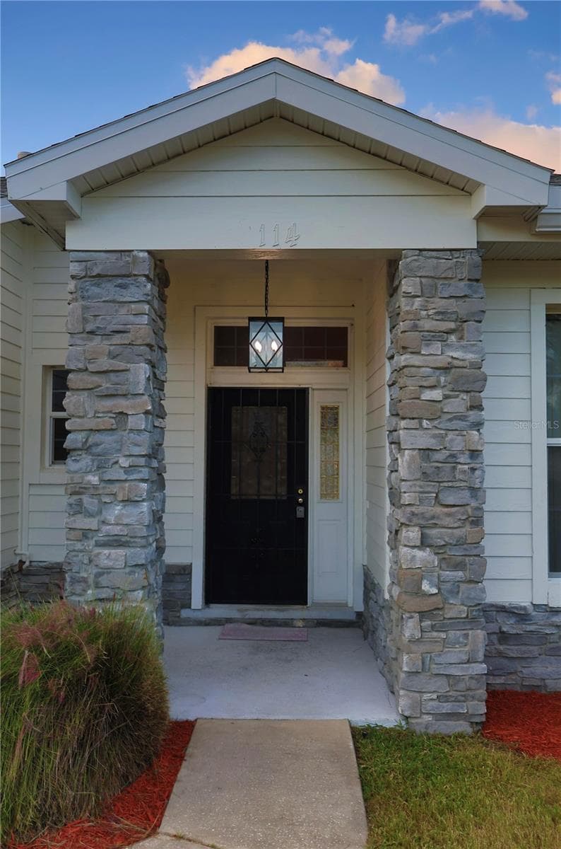 Single Family Residence at 114 BELMONT DR, WINTER HAVEN, photo 2 of 42