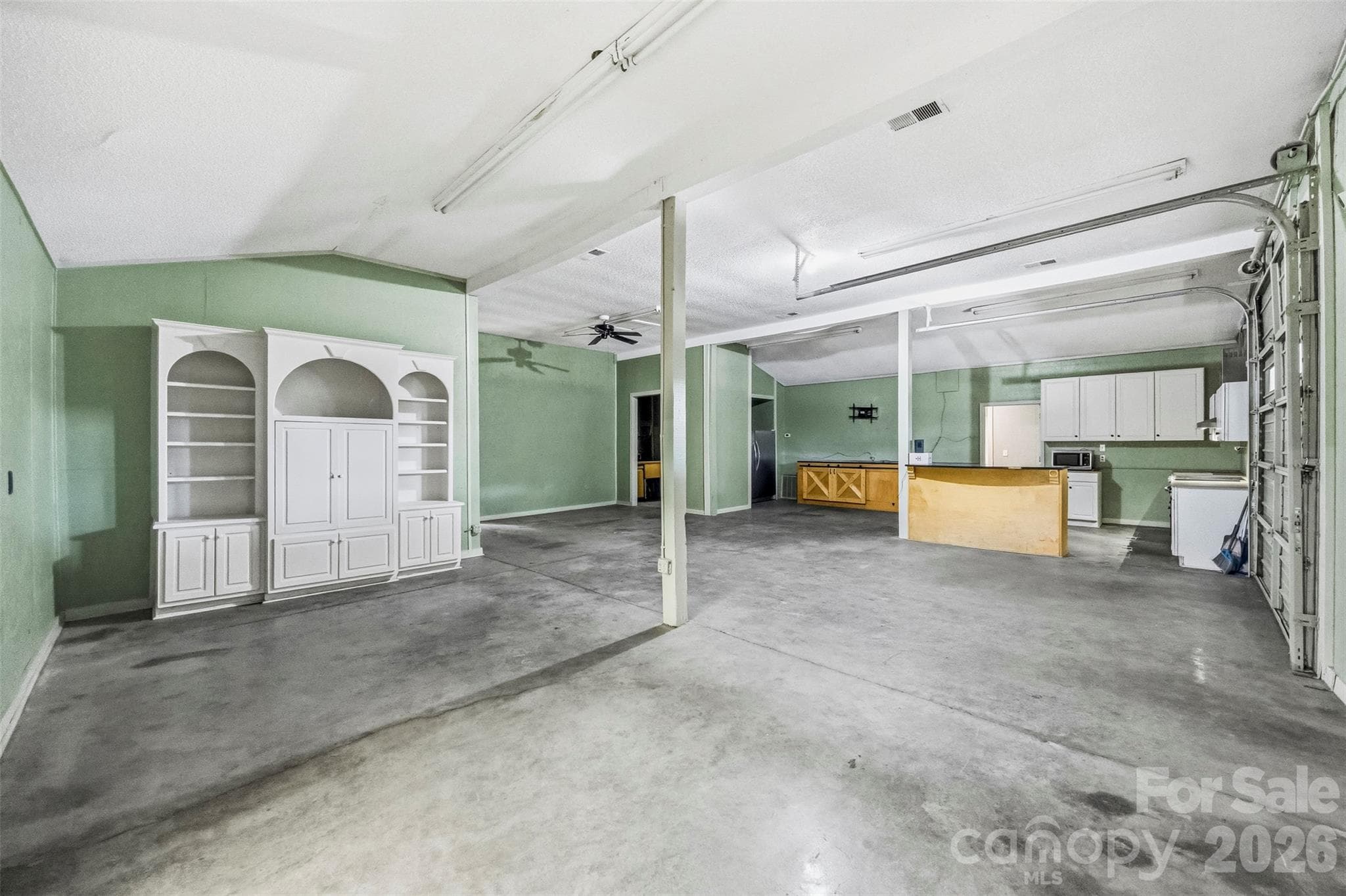 Open area - cars, restaurant, warehouse, event space - 10327 Hwy 49 Highway, Mount Pleasant