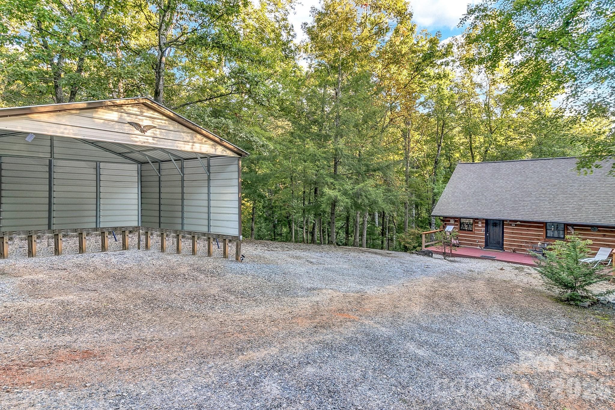 Single Family Residence at 653 Lakeview Drive N, Marion, photo 4 of 48