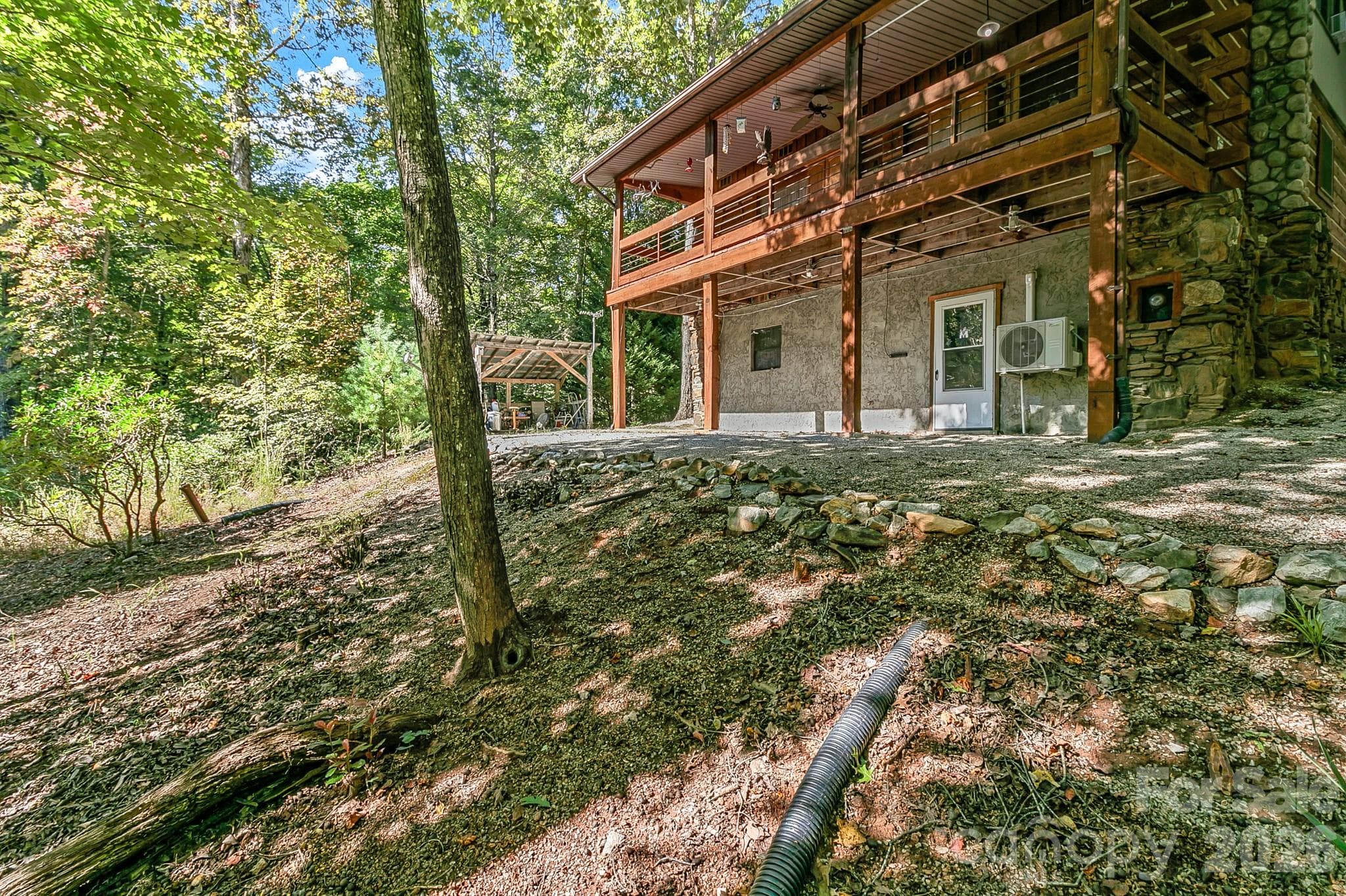 Single Family Residence at 653 Lakeview Drive N, Marion, photo 7 of 48