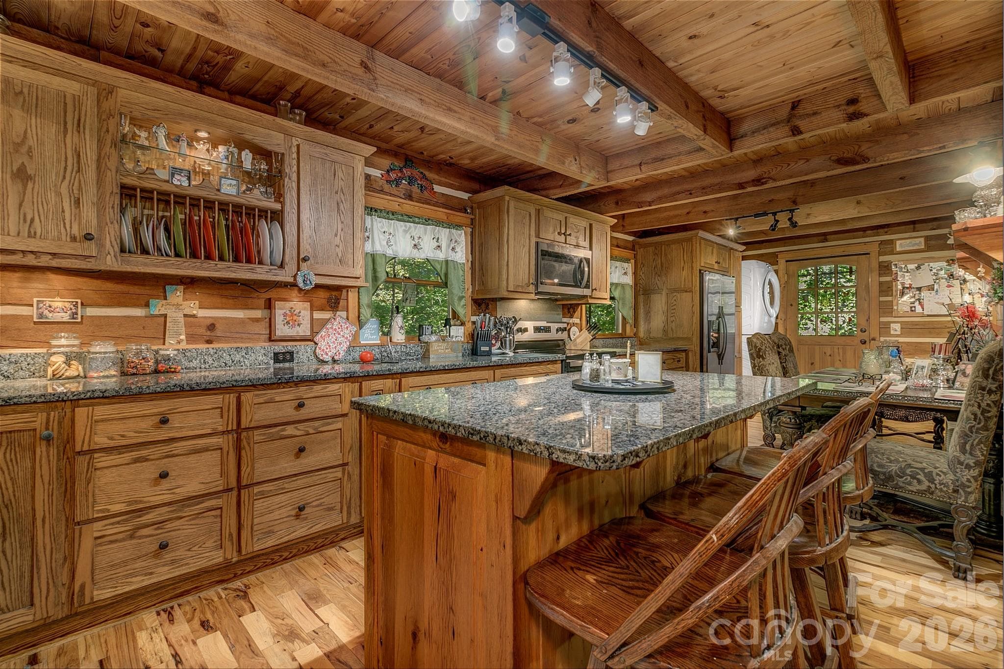 Single Family Residence at 653 Lakeview Drive N, Marion, photo 17 of 48