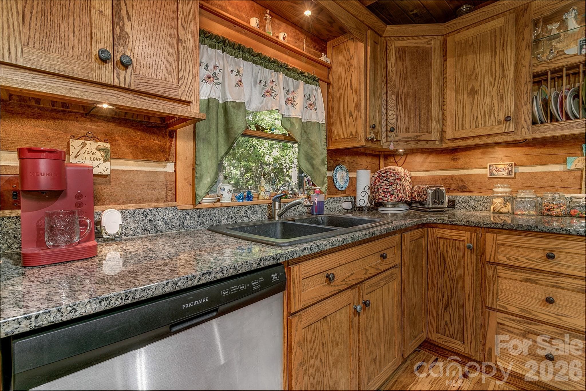 Single Family Residence at 653 Lakeview Drive N, Marion, photo 21 of 48