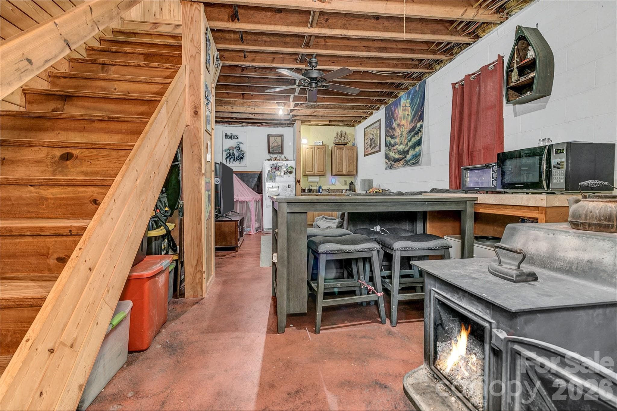 Single Family Residence at 653 Lakeview Drive N, Marion, photo 28 of 48