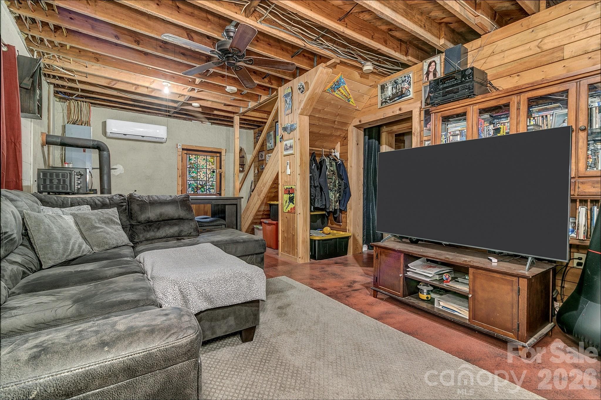 Single Family Residence at 653 Lakeview Drive N, Marion, photo 30 of 48