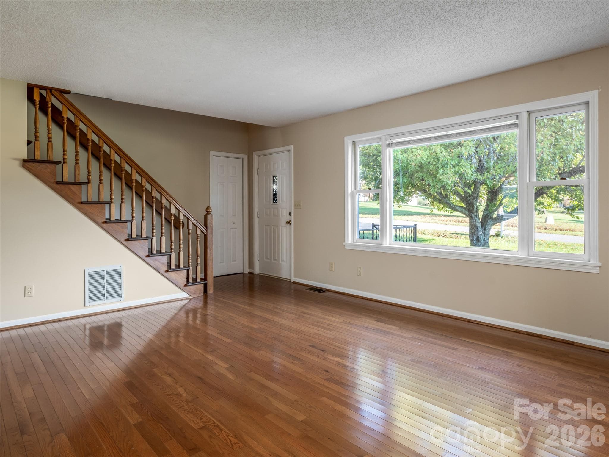 Upper level access from living room - 47 Cane Creek Circle, Fairview
