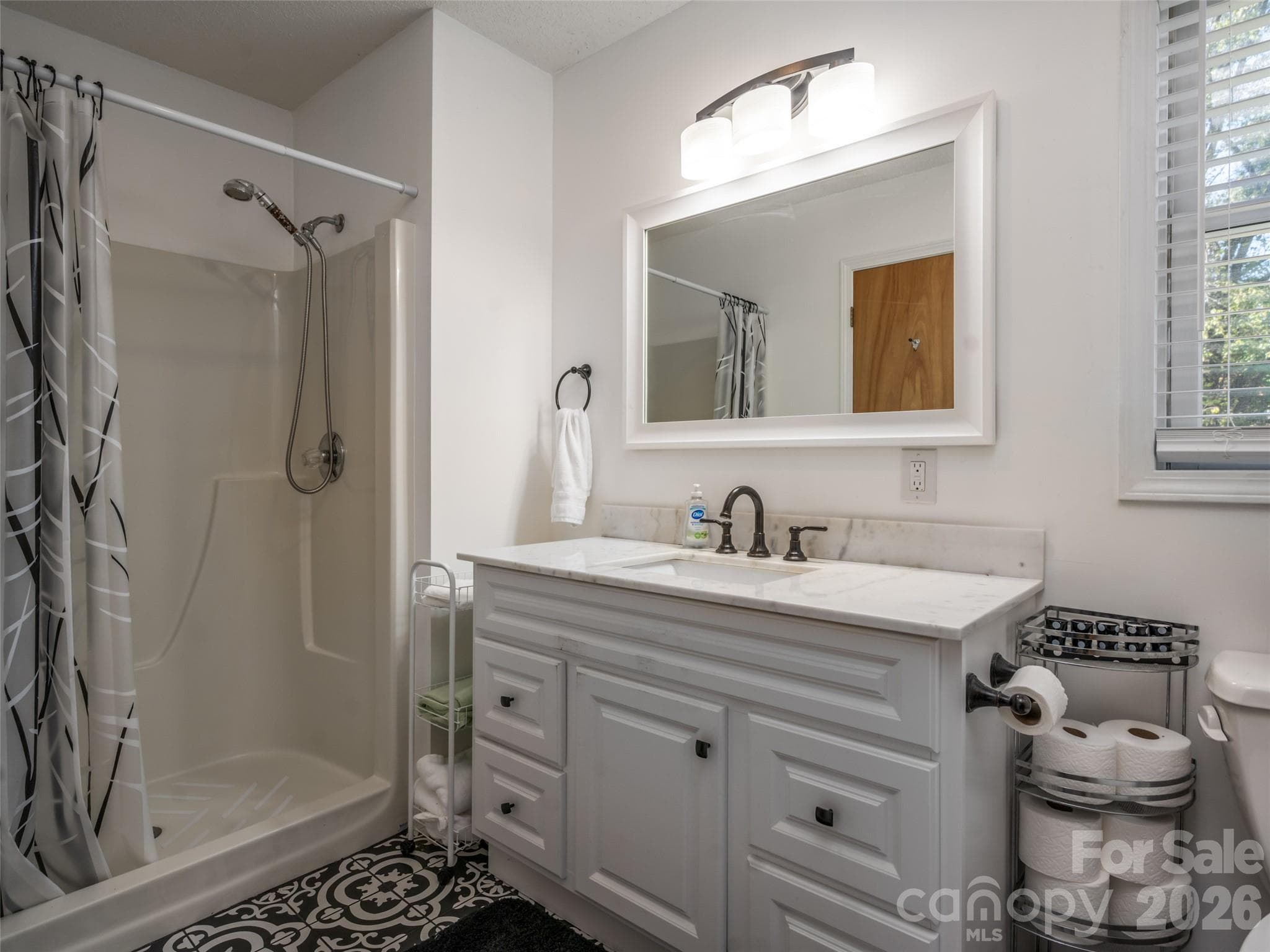 Ensuite bathroom - 47 Cane Creek Circle, Fairview