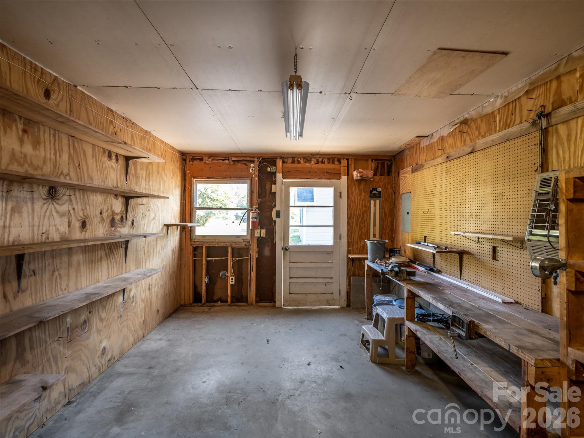 Workshop/studio space - 47 Cane Creek Circle, Fairview