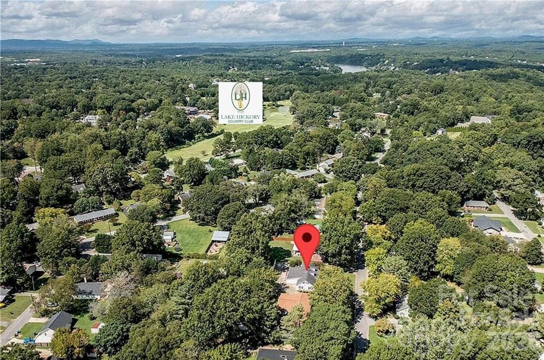 Aerial View showing the Golf Course - 57 19th Avenue NW, Hickory