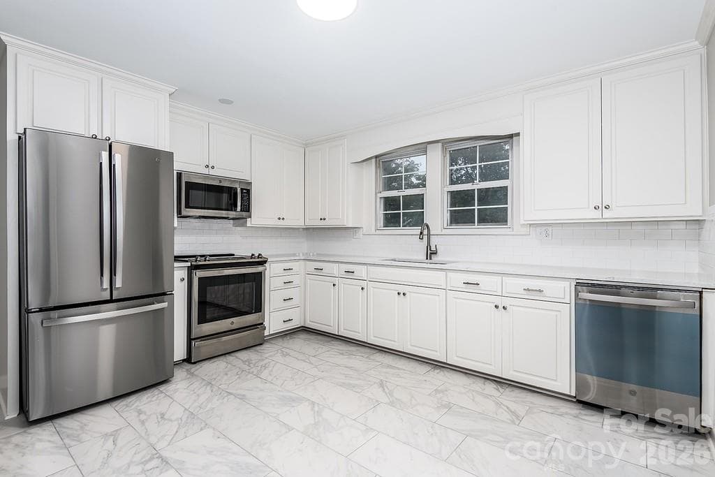 Kitchen - 57 19th Avenue NW, Hickory