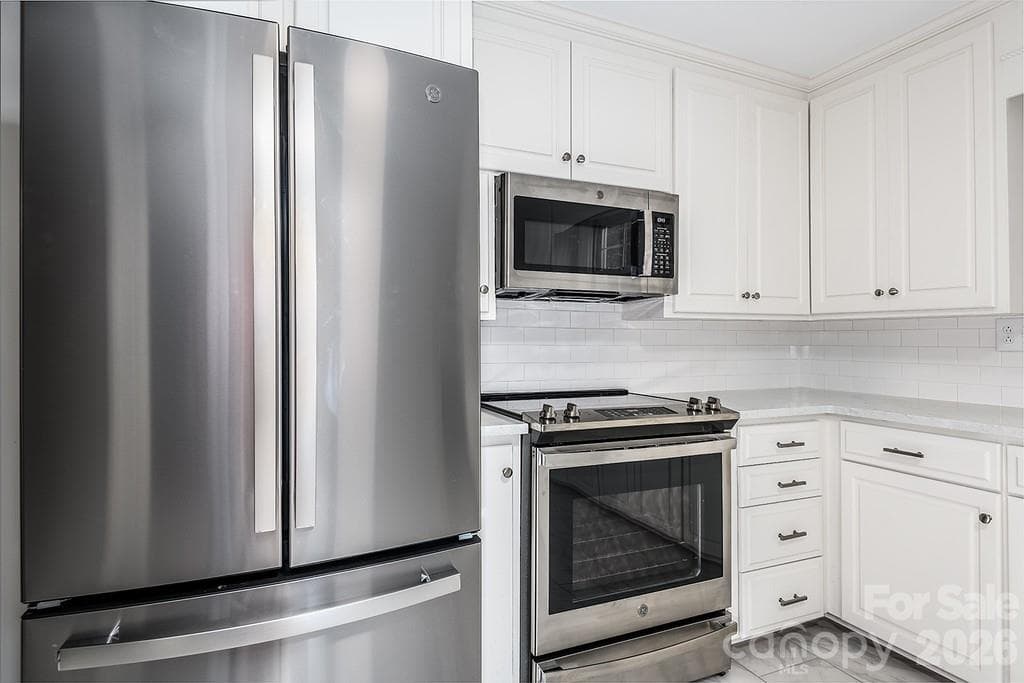 Kitchen - 57 19th Avenue NW, Hickory