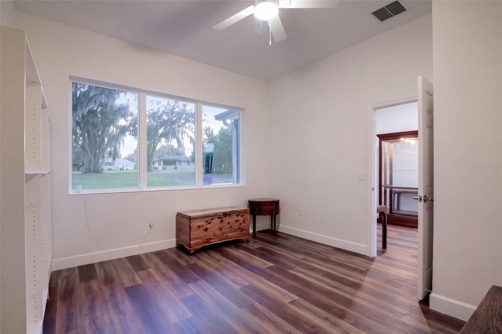 14x13 office with ceiling fan, ideal for working from home - 4410 CORLEY ISLAND RD, LEESBURG
