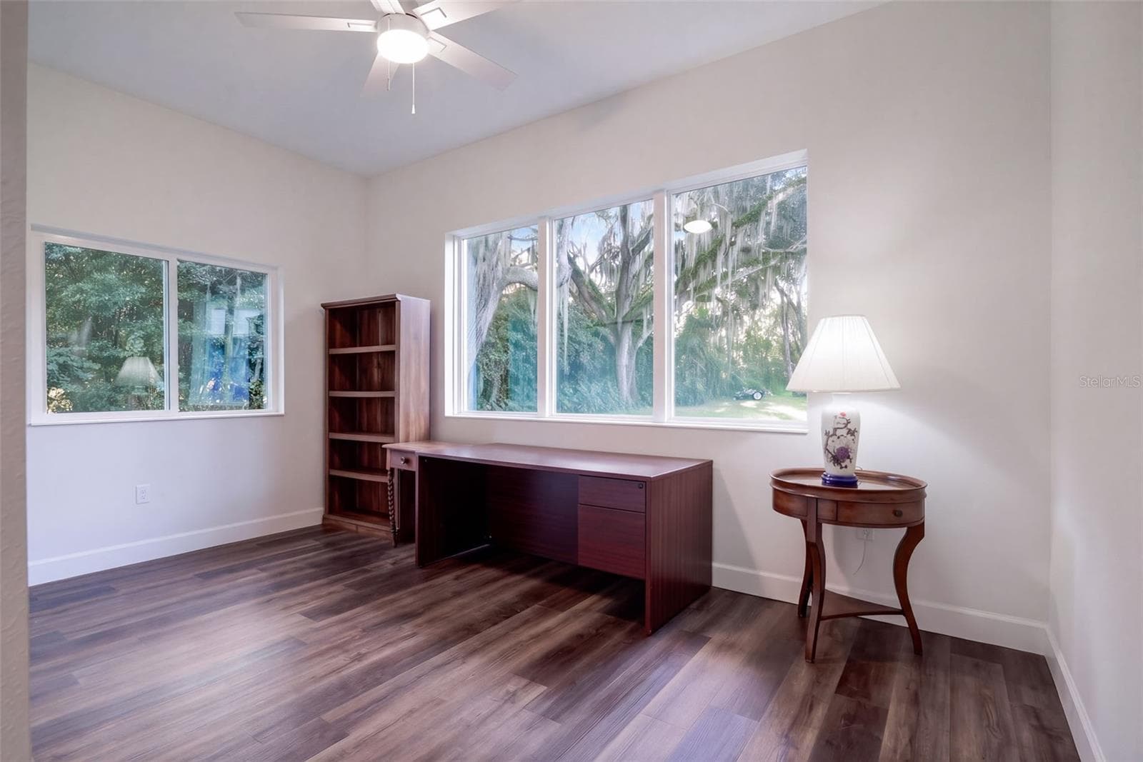 Third bedroom with room for a desk, guests, or a hobby space - 4410 CORLEY ISLAND RD, LEESBURG