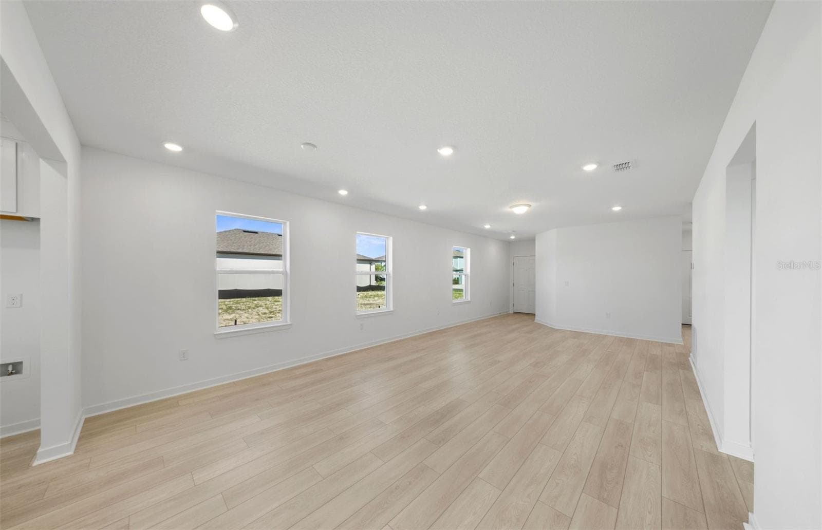 Gathering Room - 6888 SW 90TH LN, OCALA
