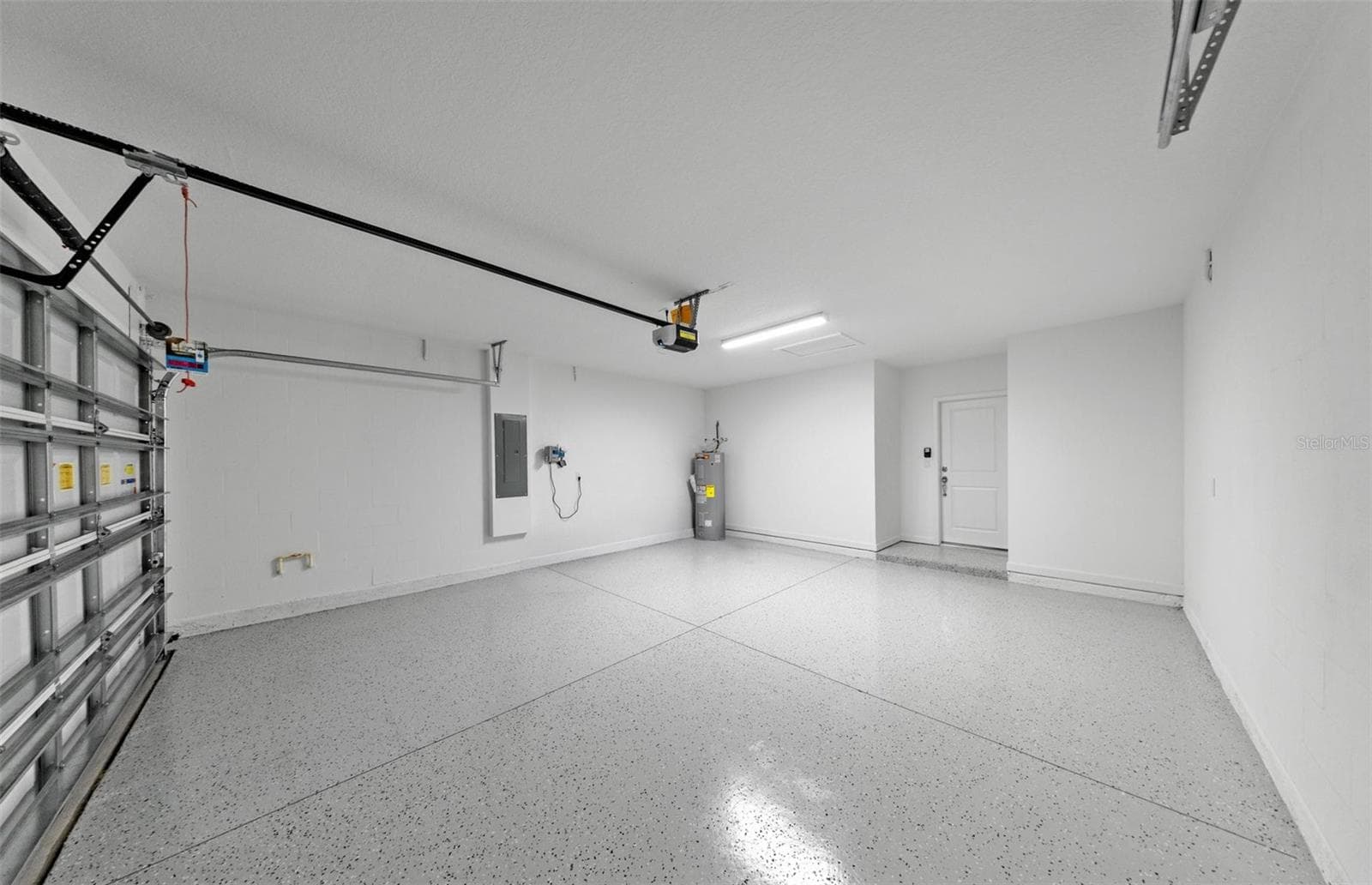 2-Car Garage w/Epoxy Flooring - 6888 SW 90TH LN, OCALA